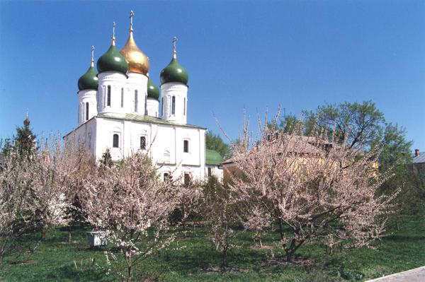 Монастырский сад