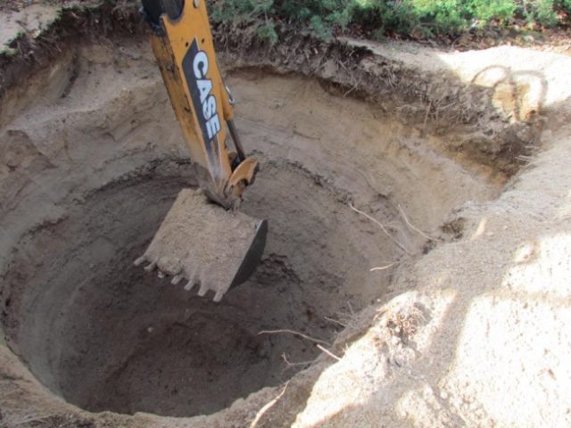 Колодец из шин своими руками для сада: пошаговое руководство + фото