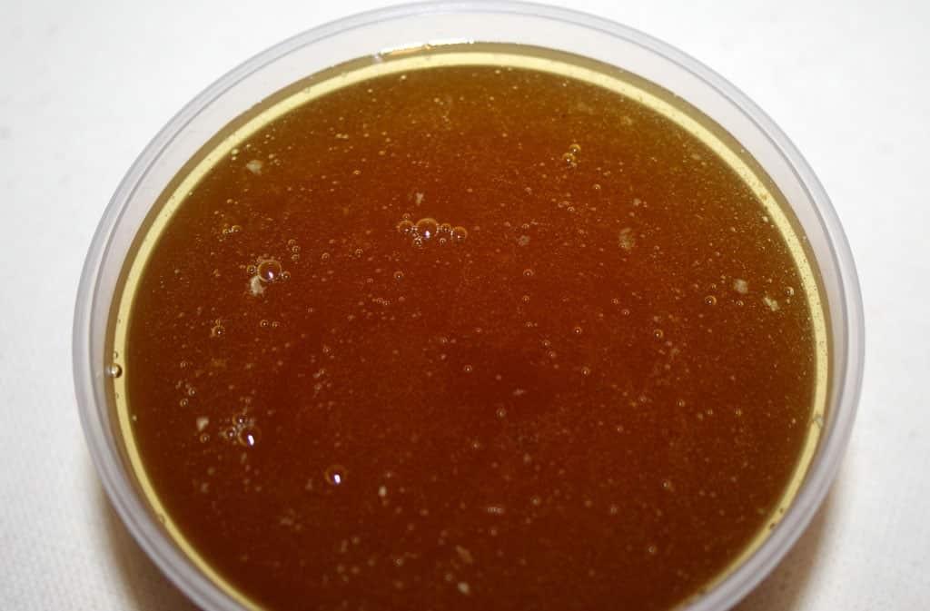 Мед из черноклена: полезные свойства, противопоказания, фото