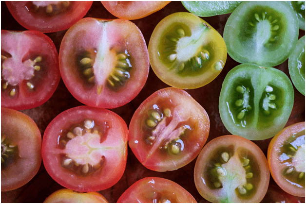 Почему томаты кислые и что делать